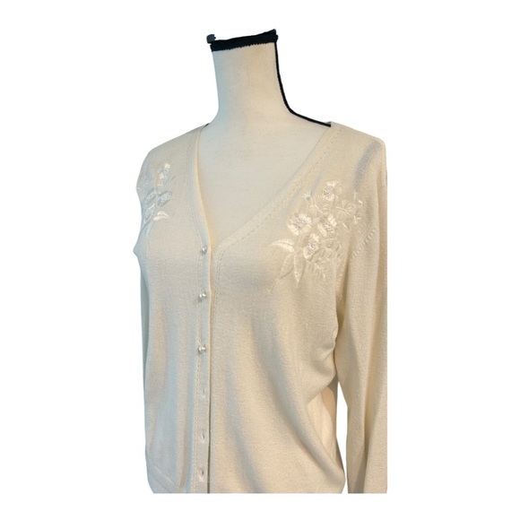LAST DAY Ivory with Pearl Buttons and Embroidery Tone on Tone Cardigan Medium - Picture 4 of 9